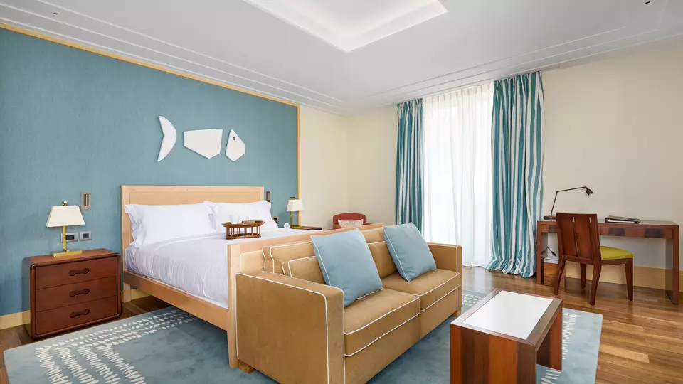 Flush plastered ceilings editorial - bedroom